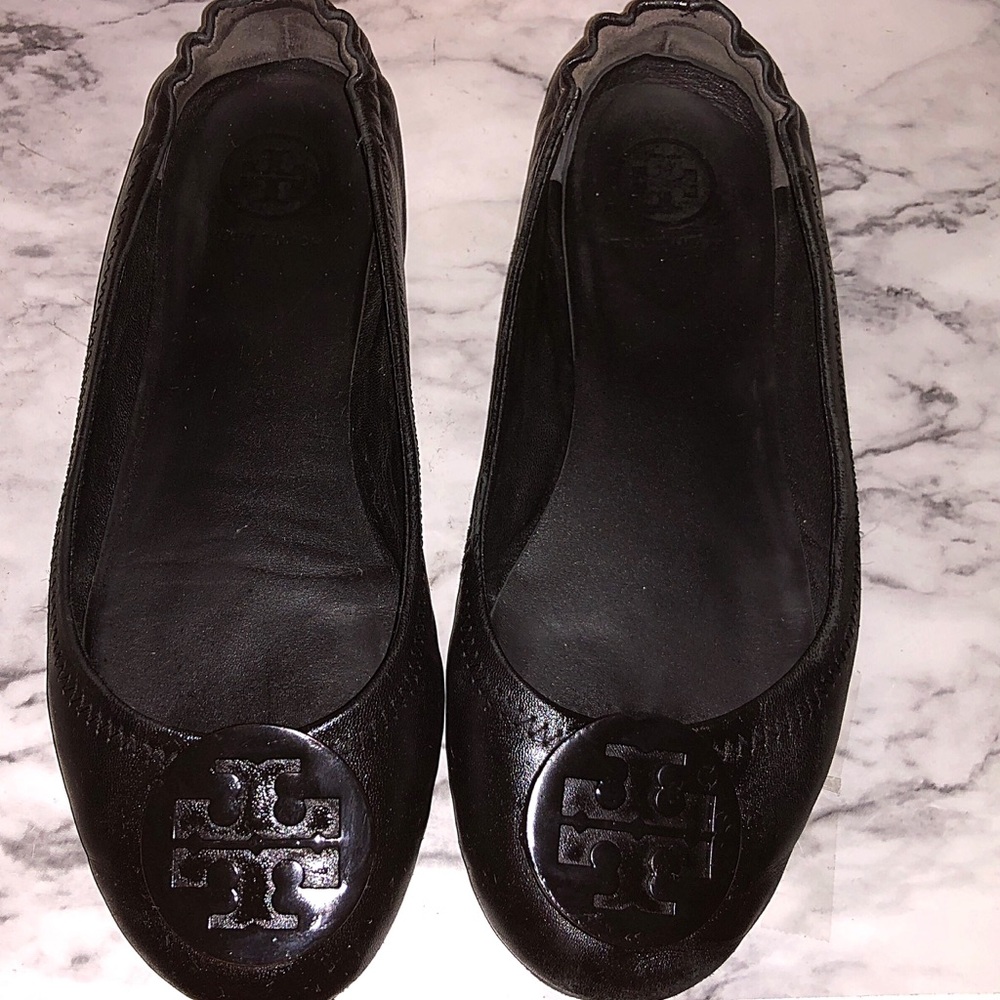 Flash Sale! Tory Burch black Flats